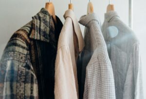 Sposoby na przechowywanie ubrań: Praktyczne porady